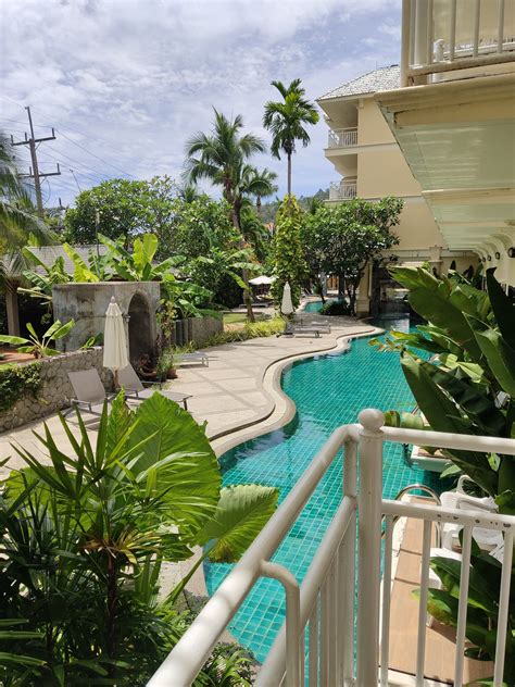 THE FRONT VILLAGE HOTEL $38 ($̶6̶2̶) .